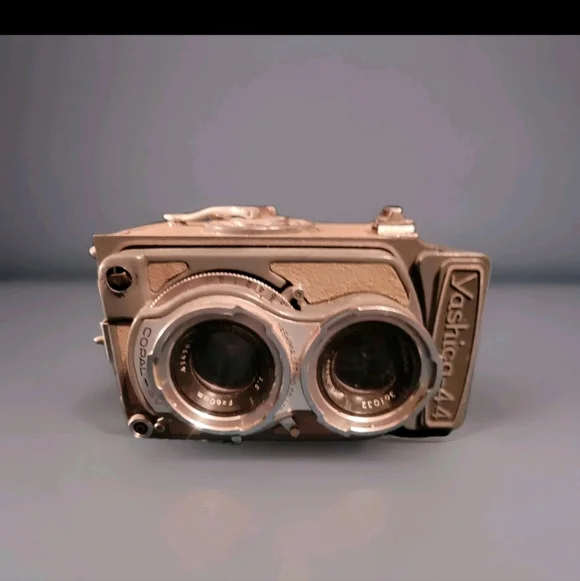 Vintage Yashica-44 Classic Camera